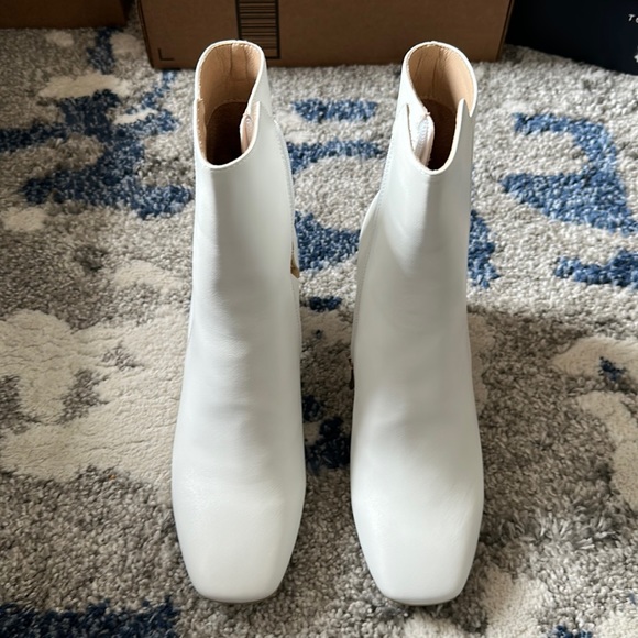 So good I had to share! Check out all the items I'm loving on <a href="/Poshmarkapp/">Poshmark</a> from <a href="/iamdarice/">Tita</a> #poshmark #fashion #style #shopmycloset #catherines #idifu: posh.mk/KhtChVkGqBb