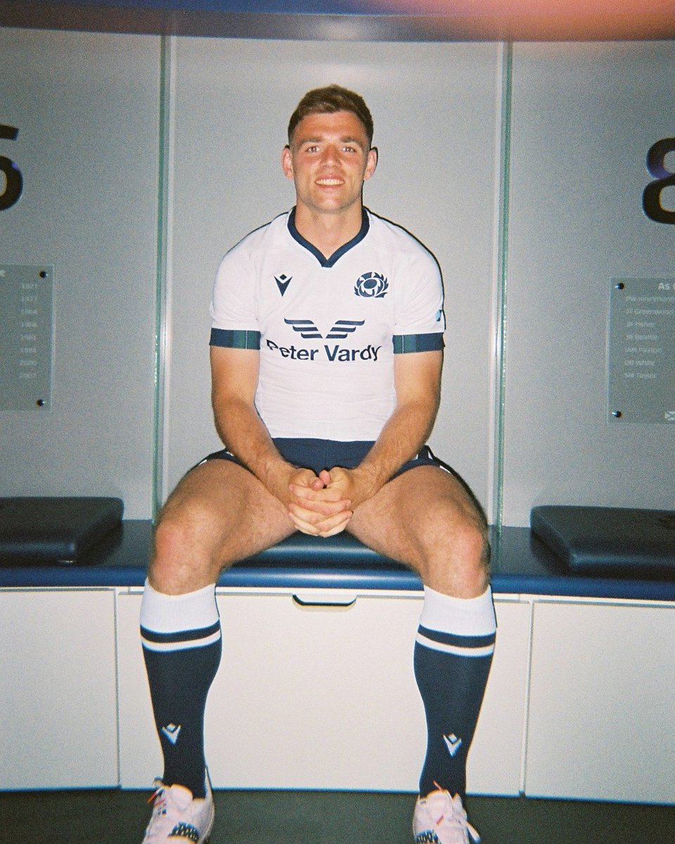 Looking good, <a href="/BenWhite_98/">Ben White</a> 🎞️

#AsOne