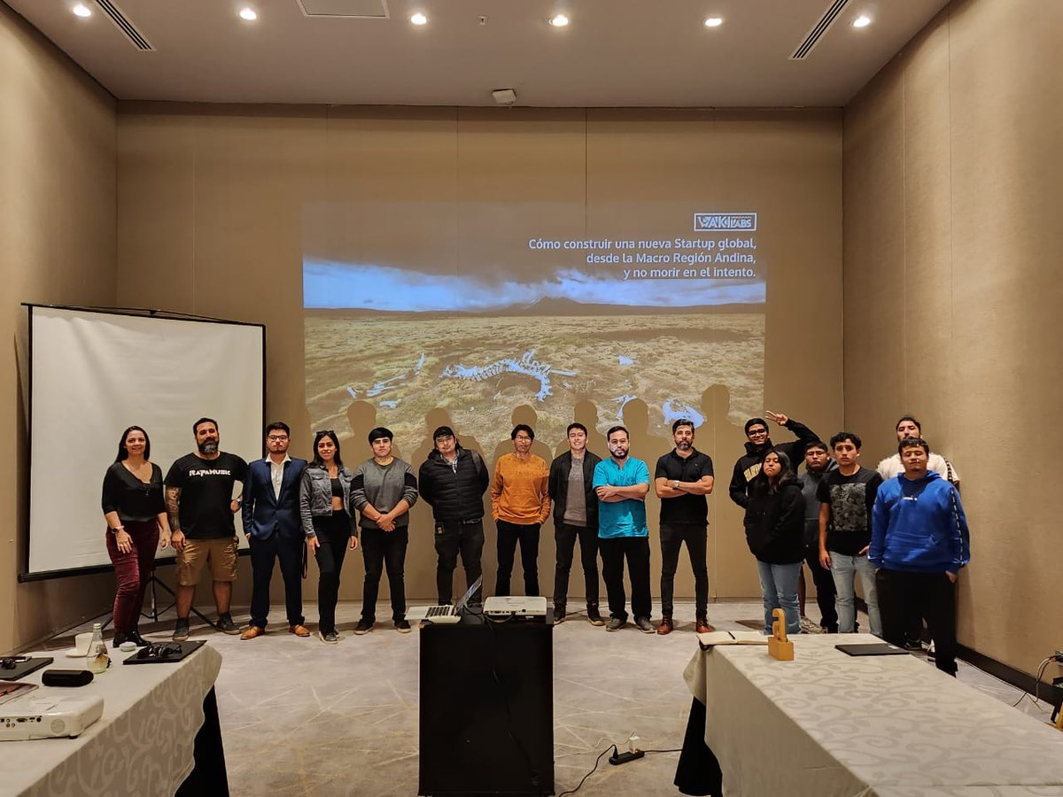 uta_otl's tweet photo. OTL UTA y @wakilabs realizan la tercera sesión del taller de fortalecimiento de proyectos para los estudiantes seleccionados del programa UTA Prototipa

Los participantes se capacitan en cómo emprender mediante la generación de nuevas tecnologías

@UTarapaca 

#innovación https://t.co/OzbwfgBBxx
