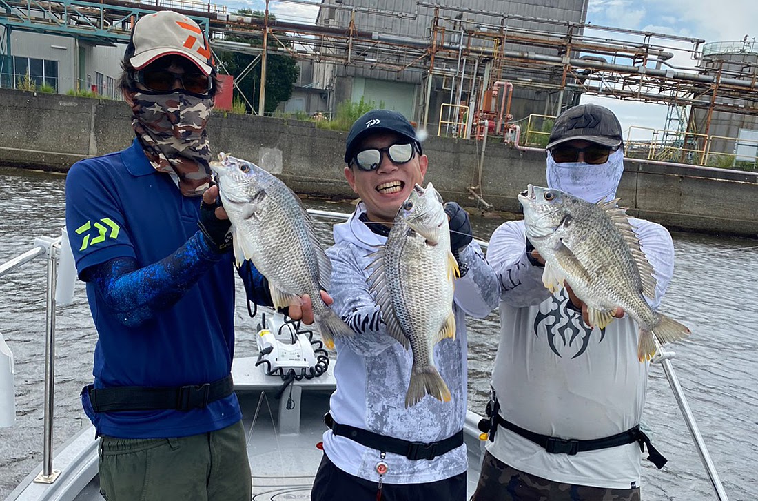 morizo57's tweet photo. ここの所ロケ続きでしたが、今週はダイワTEST釣行。いい感じに釣れて比較検証はかどりました！
#シルバーウルフ #DAIWA森浩平 #チニング #TALEX #GOLDWorks https://t.co/oklgvtXWnY