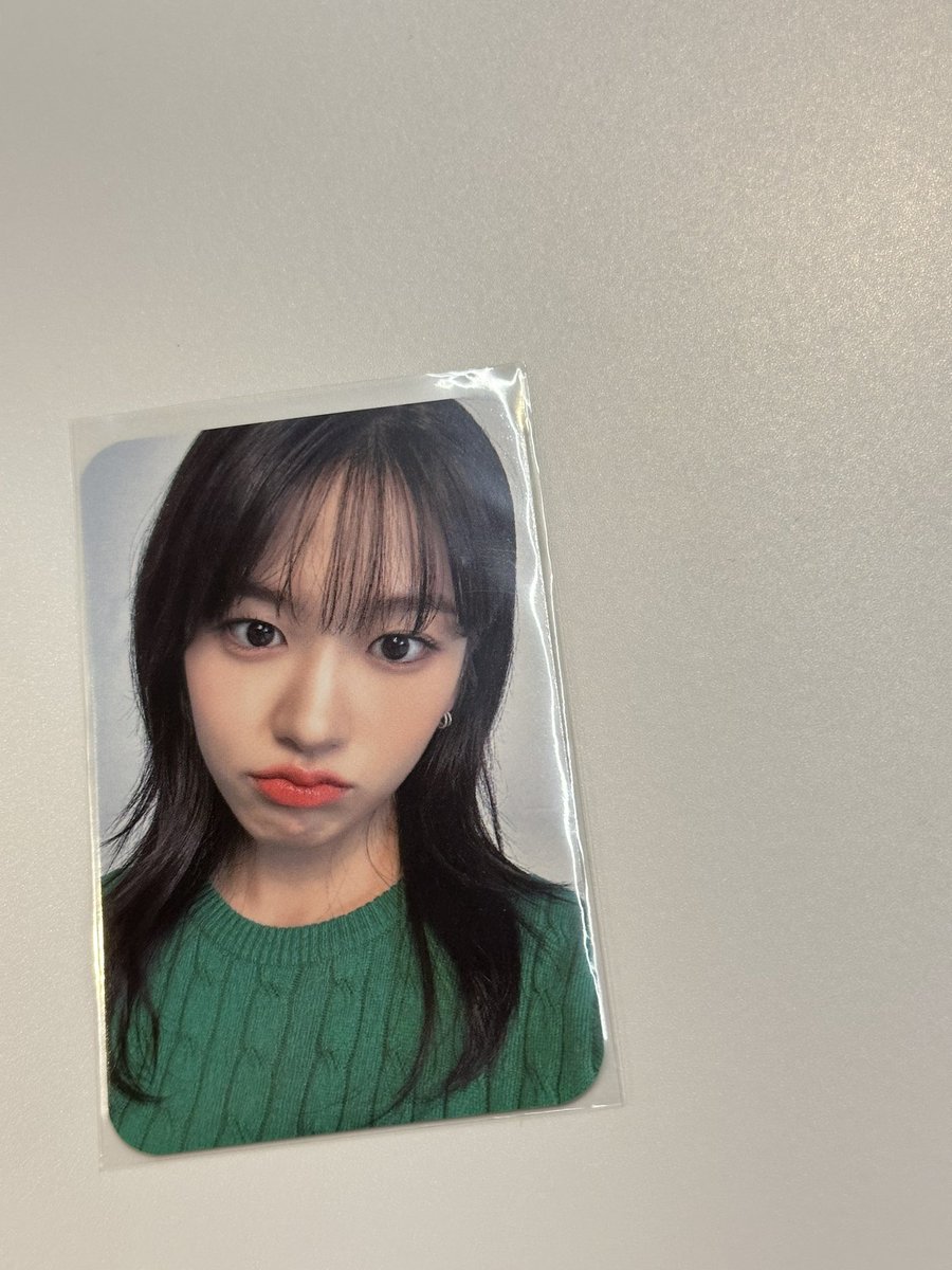 ryumini86's tweet photo. 안유진 트래블 포카 
택포 3.2에 양도 
반값택배 이용 https://t.co/rPMrceh2jd