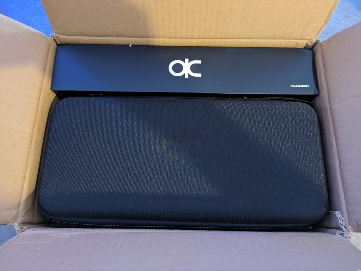 Skynela's tweet photo. Group-buys, Qwertykeys  QK75 fait début décembre. Enfin arrivé. 
#QK75 #mechanicalkeyboards https://t.co/iHQXbaE9zi
