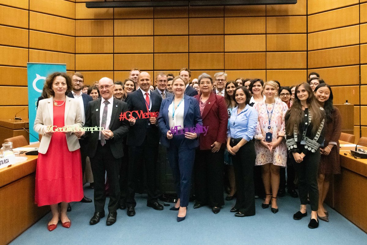 ICDOat's tweet photo. ICDO CEO and President @JosipaPalac during the biannual @INTGenderChamps #ViennaHub meeting stated "Achieving gender equality and defending human rights are inseparable from safeguarding biodiversity".
#SafeguardingDiversity #GenderChampions https://t.co/U7kiqKHFrf