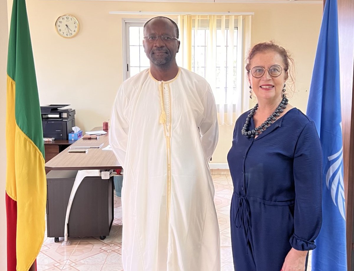 UNESCO_Dakar's tweet photo. Visite de courtoisie à @Unesco_dakar de Mme Myriam Cottias, Présidente du Comité scientifique du projet "La Route des personnes mises en esclavage".
Une initiative de l'@UNESCO_fr, qui contribue à promouvoir des actions mémorielles sur le thème des #esclavages.
#CIRESC https://t.co/KdxozswLw4