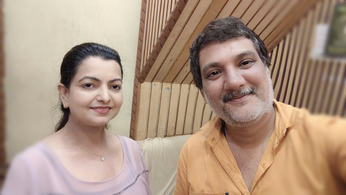 triptishakya's tweet photo. #RecordingSession with Recordist #RakeshSharma at #RSRecordingStudio in #mumbai.
Spent some chit chat moments with Singer #VipinSachdeva ji, Singer #SohiniMishra &amp; Lyricist #SureshTiwari
Vipin sachdeva Suresh Tiwari Yassh- The Writer https://t.co/GdV2XXrBb7