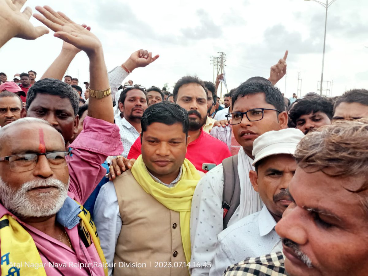 कांग्रेस पार्टी ने 2018 के चुनावी जन घोषणा पत्र में सरकार बनने के 10 दिन के भीतर अनियमित कर्मचारियों को नियमितीकरण का वादा किया था, लेकिन साढ़े चार साल बाद भी अपनी घोषणा पूरी नहीं की।‼️ 

अनियमित कर्मचारियों के साथ भूपेश बघेल की सरकार ने वादा खिलाफी की है। ‼️

🔹आम आदमी पार्टी,