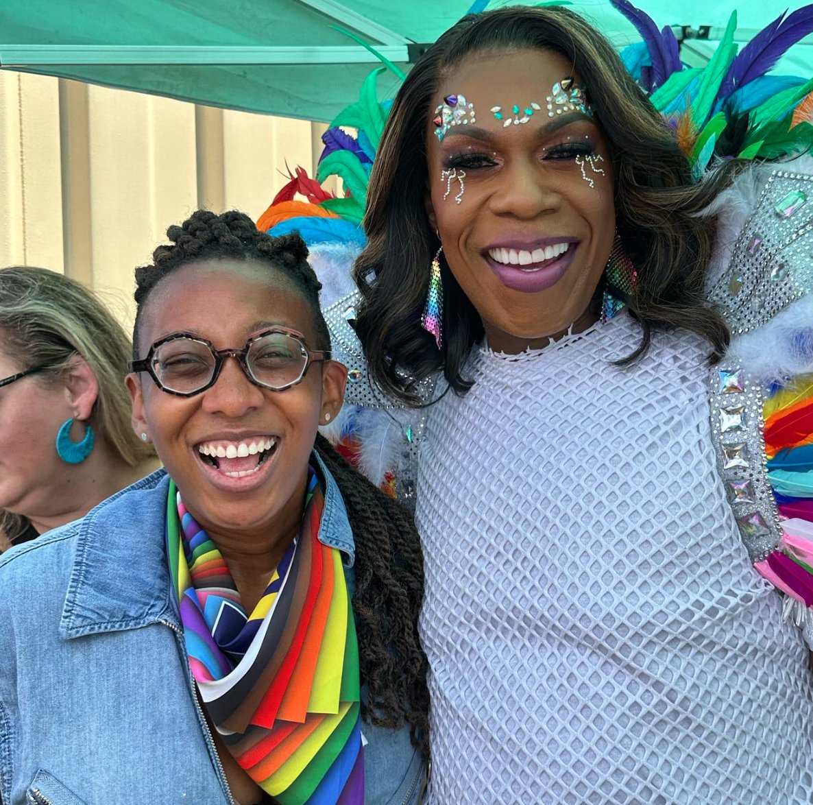 KelleyJRobinson's tweet photo. Flashing back to an incredible time with @BigFreedia at @Bonnaroo Pride! 🌈✨ Let's keep fighting for equality, liberation, and an inclusive world where everyone can live as themselves, free from hate or discrimination. #WithoutException #Throwback #BigFreedia #BonarooPride https://t.co/JK3MNfXVHA