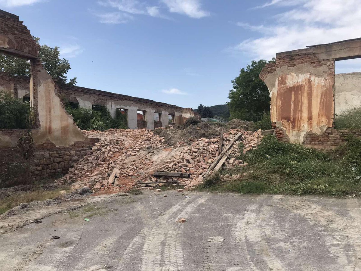MKRS_KS's tweet photo. Ndërhyrjet degraduese në Shtëpinë e Kulturës në Runik nga ana e Komunës së Skenderajt janë bërë pa pëlqimin e institucioneve të MKRS-së dhe në kundërshtim me Ligjin për Trashëgiminë Kulturore. 

Reagimi i plotë i MKRS-së: https://t.co/DuSTt4np2j https://t.co/mOc06YHd2v