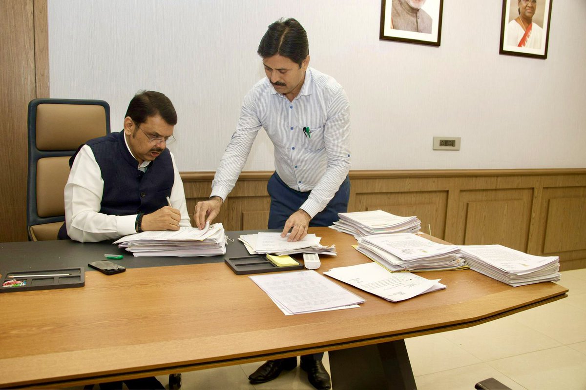 Dev_Fadnavis's tweet photo. Desk cleared ! https://t.co/vs1Ed3gVBQ