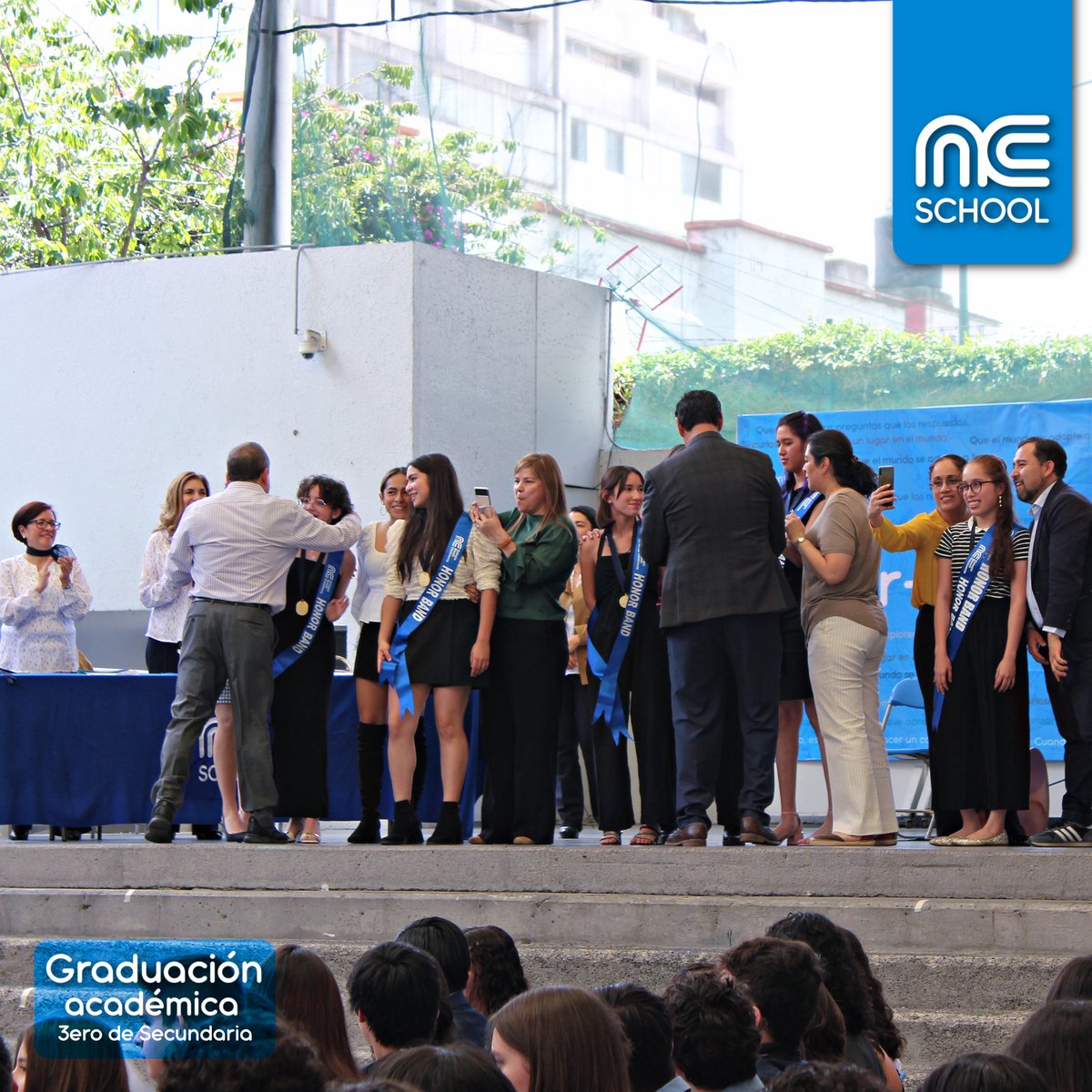 ncschoolcdmx's tweet photo. NC School CDMX:
¡A los graduados de 3er año de secundaria: Felicidades en este día tan especial! 🎓🎉
Disfruten cada paso de su viaje hacia el éxito.
¡El mundo es suyo para conquistar!
#NCschool #Clase2023 #EverChangingInspiration https://t.co/t1Jwx835tI