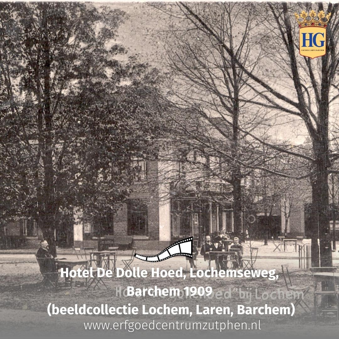 📷 Dit is de tuin voor hotel De Dolle Hoed aan de Lochemseweg in Barchem in 1909. Bij het groepje mensen staat kelner Jan Willem Reurslag, later eigenaar van hotel "Witkamp" in Laren Gld. (beeldcollectie Lochem Laren Barchem)

#erfgoed #barchem #geschiedenis #stapinjegeschiedenis