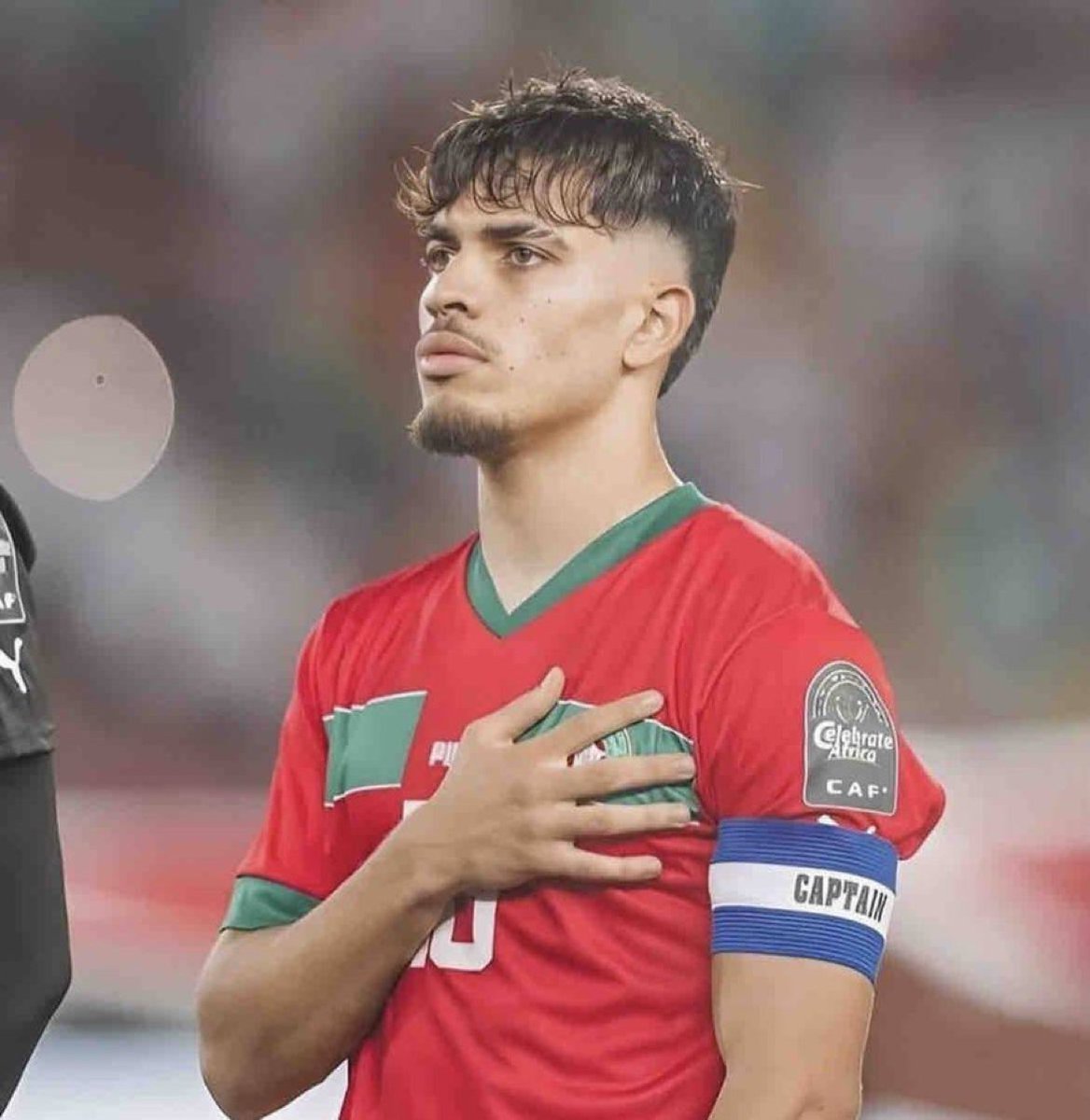 🚨 | Abde a raccourci ses vacances de 2 semaines pour pouvoir rejoindre le groupe lundi et montrer à Xavi, qu'il a sa place dans l'équipe.

(<a href="/RogerTorello/">Roger Torelló</a>)