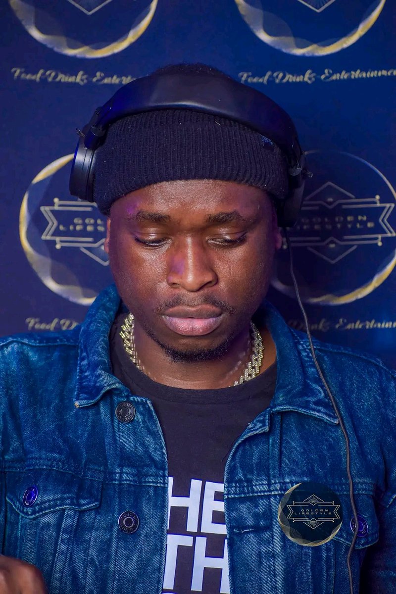 BlackbuddySA3's tweet photo. Musical feeling https://t.co/ch2hJUYHvb