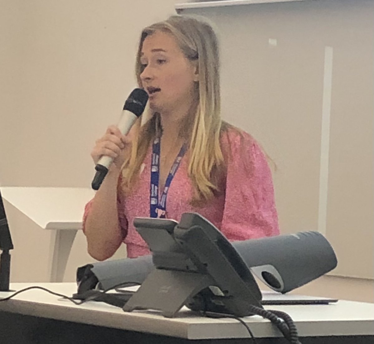 VanoraHundley's tweet photo. @Rosie_Harper5 explains the importance of nudges to support adherence to pelvic floor exercises. #CMWH #buproud @hss_bu https://t.co/SvDzN34Ryk