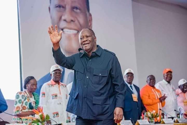 nananwatinanan's tweet photo. Mes #Oncles vous souhaitent de passer un très bon week-end. "Les choix d'un Président de la République élu démocratiquement,
est la résultante des aspirations de son peuple." AA, Lettre à mes Oncles !
#Leadership #Pragmatisme
#Charisme #development https://t.co/8PM0Ea1R5h