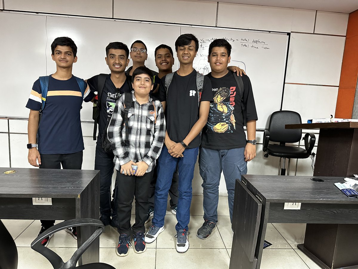 0xdrac's tweet image. Finally did my first workshop with @0xBolt  with the help of @solana @maker3shop @SuperteamDAO  and the og @rishabhbansal97