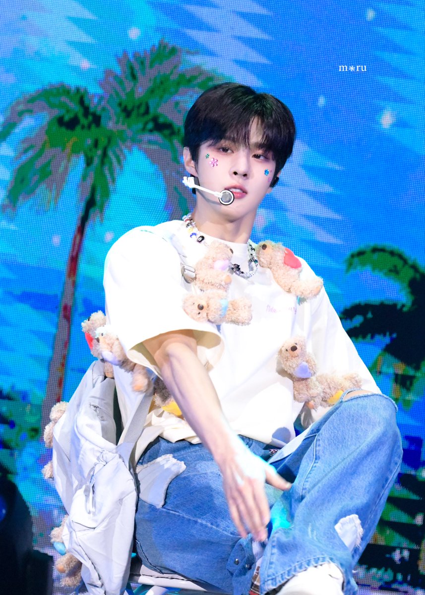 𝐦❄︎𝐫𝐮 tweet media