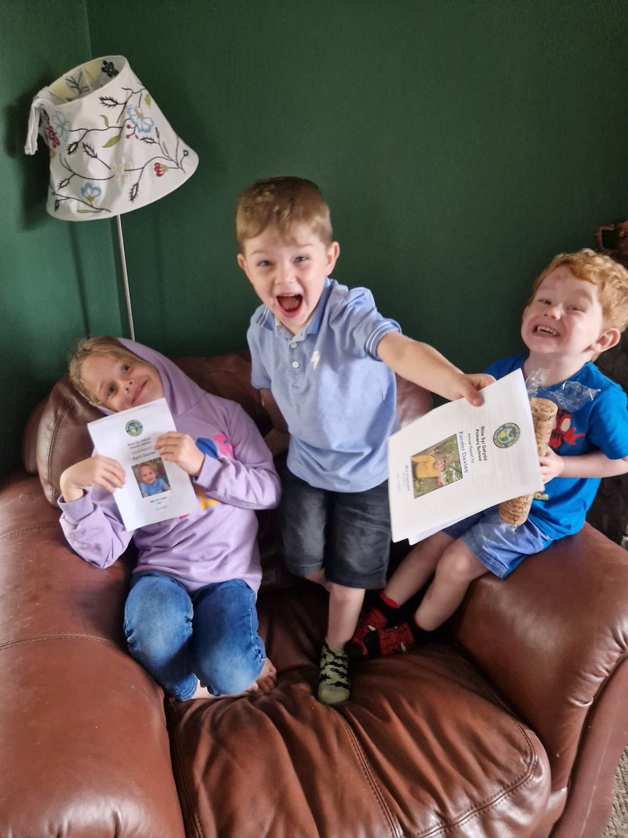JodiPhillips85's tweet photo. I am incredibly proud of these two for their school report. It's all due all their hard work, and the guidance and incredible support from their teachers. They have been beyong amazing. #thankyou @RhiwSyrDafydd @shaywardrsdp #newstudentgettinginontheactiontoo https://t.co/SO3JzP3oHj