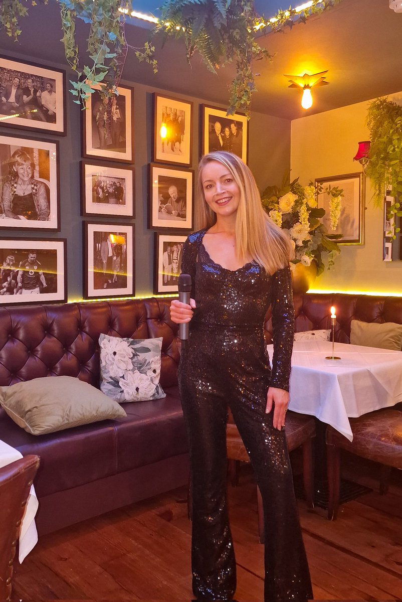 karinclaramusic's tweet photo. So good to be back in stunning  @MPWDonnybrook with @DJandSAX 🖤🎤🐈‍⬛️

#singer #djandsax #marcopierrewhite #dublin #dublinwedding #dublinweddingvenue #dublinweddingsinger #dublindj #dublinsinger #catsuit #dublinmusic https://t.co/e21spILjZn