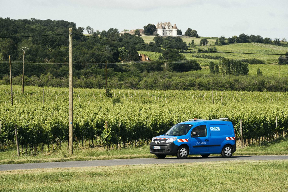 rgaraude's tweet photo. Two years ago the 🇪🇺 met with the #Fitfor55. This week has brought us closer to new targets for #Renewables, #EnergyEfficiency &amp; #Emobility

It seems everything is in place but the #grids to support these ambitions. I look forward to the @EU_Commission event with #DSOs on 7 Sept. https://t.co/uYgAj45FIe