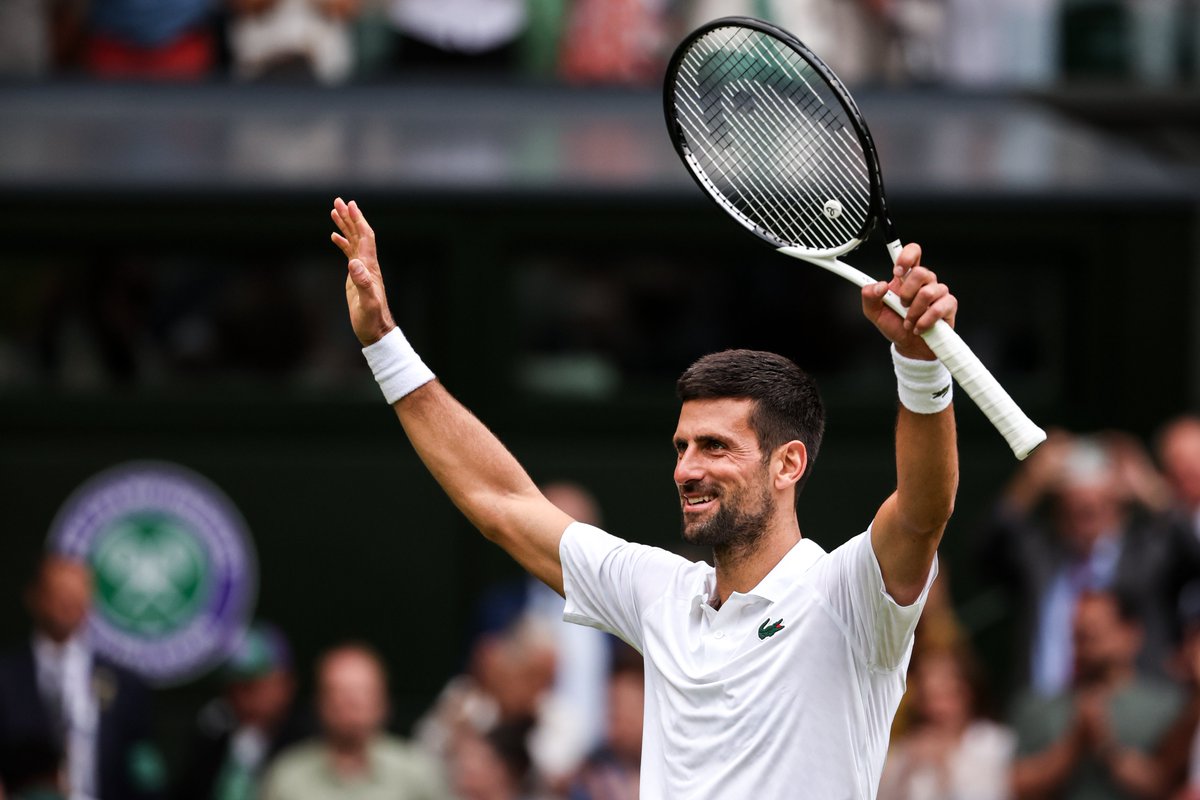 goitiatenis's tweet photo. ¡FINALISTA RÉCORD! Djokovic derrotó 6-3, 6-4 y 7-6 (4) a Sinner en semifinal de Wimbledon:
Histórico en Grand Slam:
✅35 finales - superó a Evert y es récord
✅354 triunfos
✅20-0 en este año
En Wimbledon:
✅34 victorias seguidas
✅10 años y 7 días sin perder en la cancha central https://t.co/HJEhlA61gq