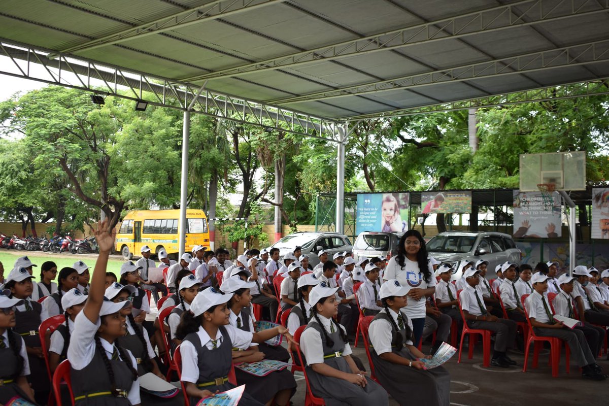 Waterbrigadeup's tweet photo. Seminar held in St.Teresa College , educating young minds about water conservation 🩵

We are very proud of our water warriors who are making this campaign possible in each and every way. https://t.co/Cb6k3bGhf6