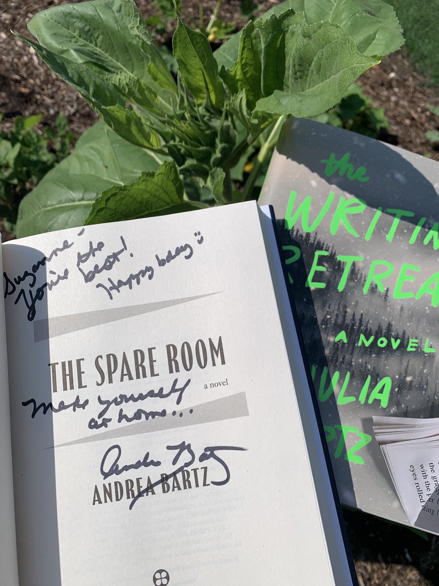 sswarell's tweet photo. @andibartz @juliabartz Thank you dear sisters for an inspiring interaction @ElmGroveLibrary last night. What a lovely surprise! Like this emerging sunflower bud, I’m grateful for your love &amp; light!😁❤️🌻 https://t.co/JHY1JcmtqK