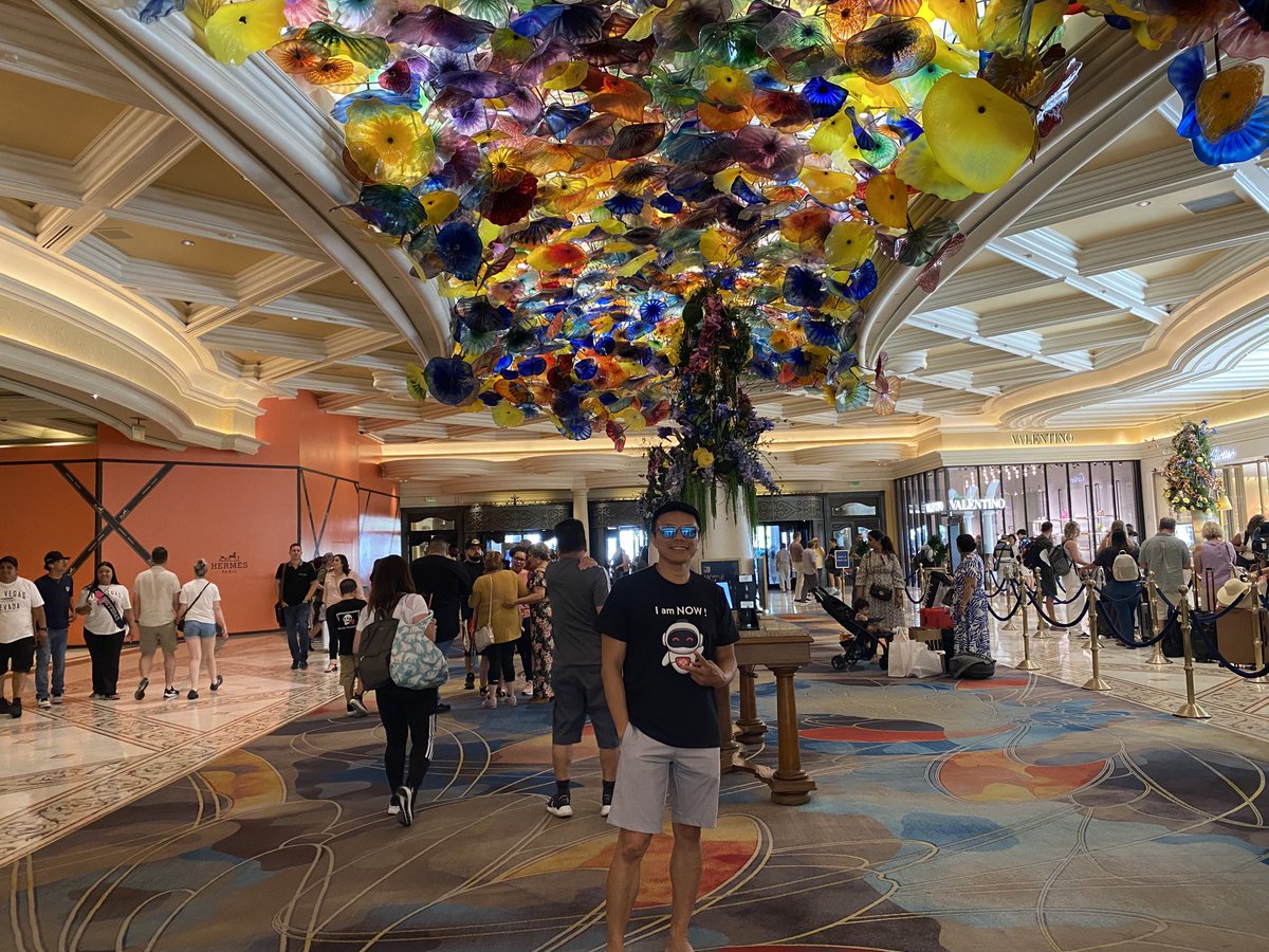 tle360's tweet photo. "๐ Happy Friday! Start the day with a positive mindset and let your focus guide you towards your goals. Embrace the power of NOW ๐ชโbe present, be productive, and be NOW! ๐ซ๐ฅ #FridayMotivation #BePresent #TGIF #LasVegas #Bellagio #iAmNOW ๐ https://t.co/JbmNPyQfTf