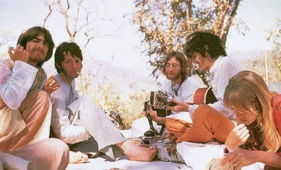 George, Paul, John with Donovan in India 1968
The #Beatles via <a href="/thinkmacca/">mccartney love bot!</a>