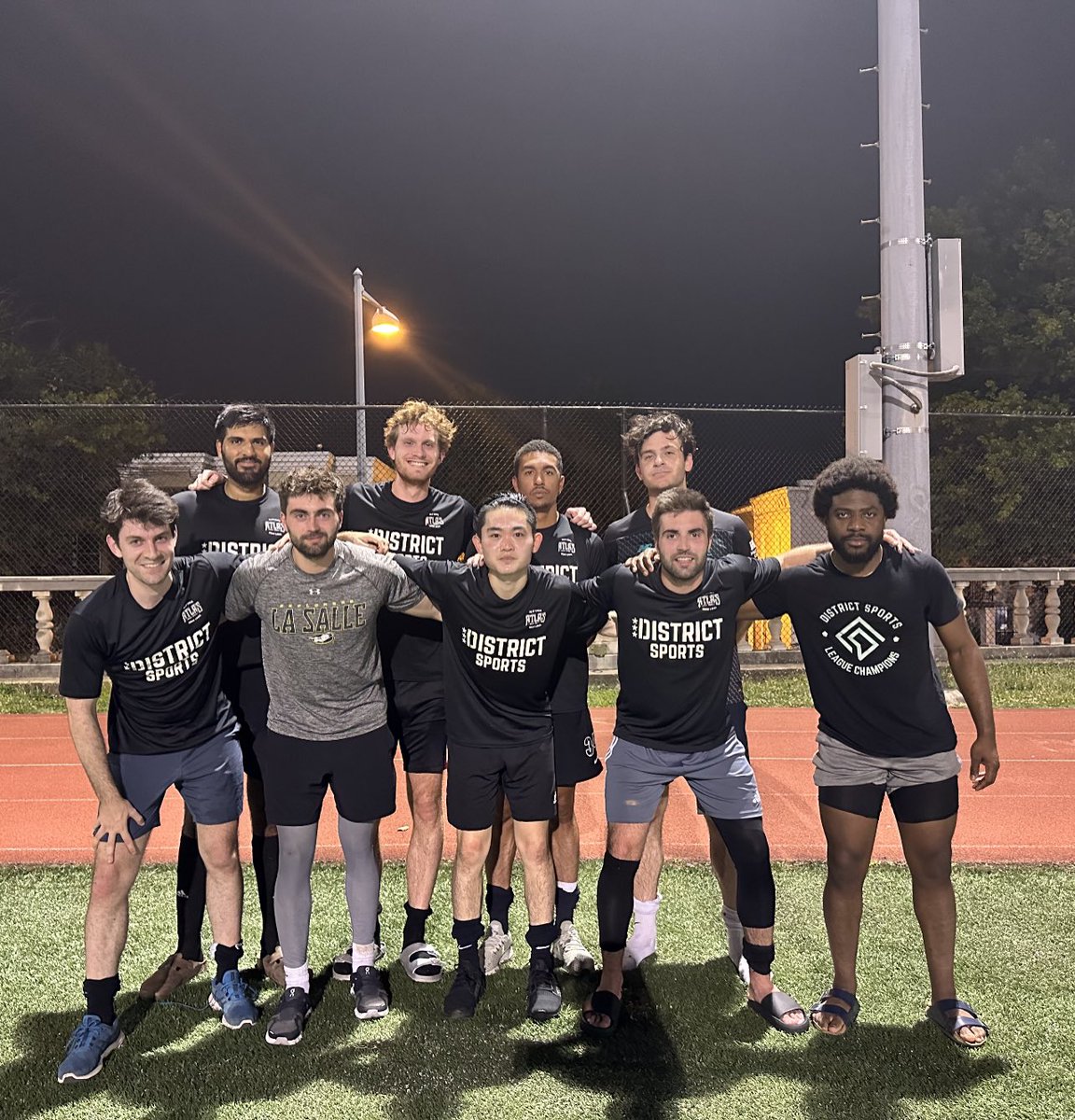Great 2-1 win for ‘Club Atletico De Hoya Med’ alongside my M3 classmates. Persevering through our clerkship fatigue to go to 2 wins and 1 draw on the season! Shoutout to <a href="/jordanmaurer23/">Jordan Maurer</a> for a goal and assist ⚽️
