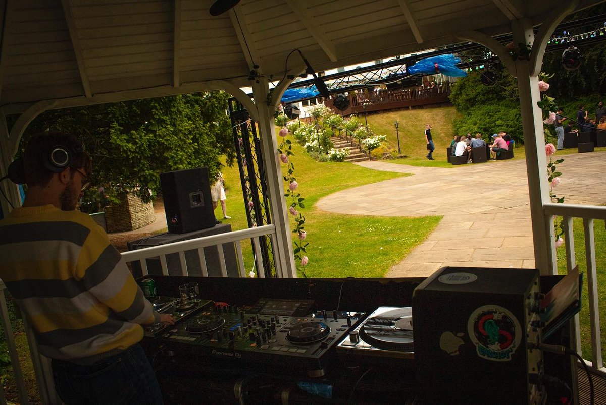 AcmeAudioVisual's tweet image. July 22nd - The Groove Garden at Delta Hotels by Marriott York We also have an exciting competition running on the day, the customer with the funkiest outfit will receive a complimentary bottle of fizz, so funk it up and dress to impress.