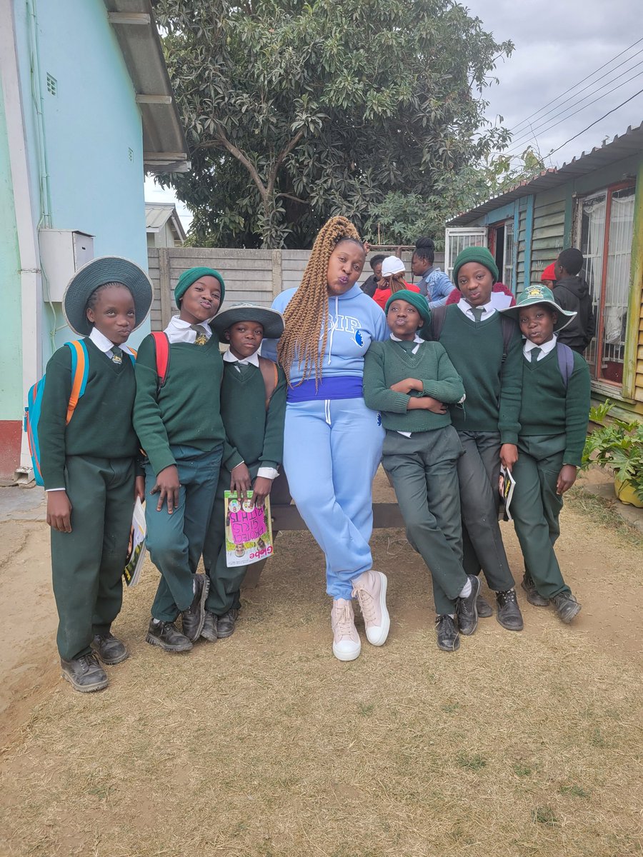 EkeniaT's tweet photo. #FridayVibes with my girls.Your daughter,niece,neighbor,friend,can be my friend too...#GirlsRightsFirst #PromotingGenderEquality @CanEmbZimbabwe @PlanZimbabwe @ecozim @StateIVLP @GratitudeNet @GBVnet @euinzim @CIVICUSalliance @CBZHoldings @HigherLifeFDN @GlobalSpotlight https://t.co/5wsdYCvOdT