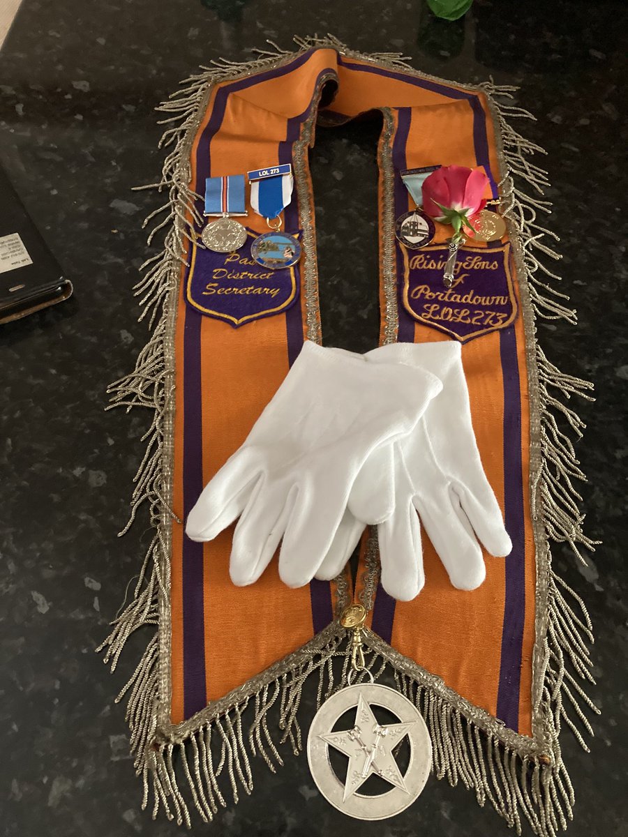 Hoping everyone had a glorious Twelfth and Thirtieth celebrations and able to rest the feet today. The Twelfth may have been showery but didn’t dampen the spirit