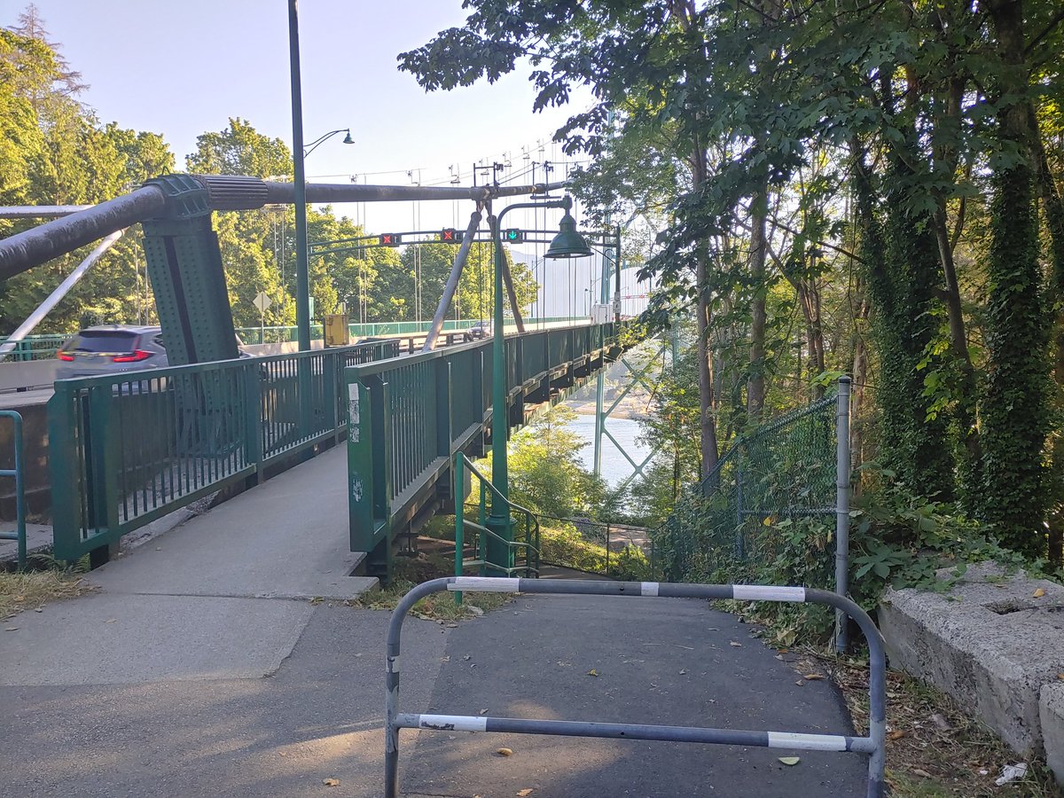 stephenbraverm1's tweet photo. We all have unpleasant stuff to deal with.
It's hard work but sometimes we have to find ways to escape, not think about it.
We'll cross those bridges when we get to them. Stanley Park Causeway. Lions Gate Bridge. Downtown #Vancouver #FridayMorning #Staycation #WalkerWisdom https://t.co/poHUgLg1eL