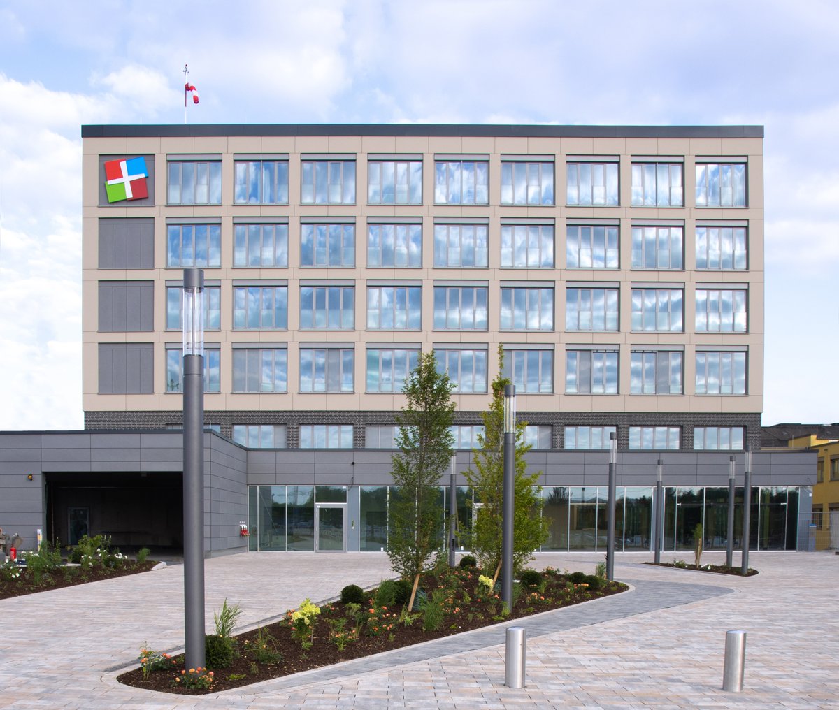 🚀Herzliche Glückwünsche gehen an unser Klinikum Hochsauerland in Arnsberg (NRW), wo heute das Notfall-​ und Intensivzentrum von Gesundheitsminister Laumann vom 
<a href="/MAGS_NRW/">MAGS NRW</a> eröffnet wurde. Investiert wurden 92,5 Mio. Euro, 32.000 Patient*innen/Jahr sollen dort behandelt werden.