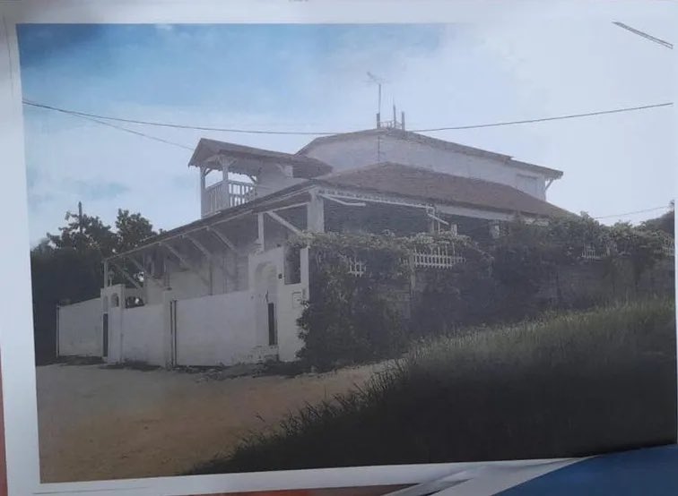 🇫🇷 FLASH - Un fils a obtenu l'expulsion de sa mère de 99 ans dans le but d’occuper la maison qu'elle avait elle-même bâtie il y a 40 ans. Il avait d'abord tenté de la placer sous tutelle, après avoir acheté en secret le terrain qu'elle louait et sur lequel elle avait construit sa