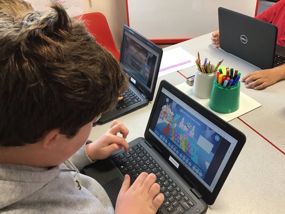 oakfieldprim's tweet photo. Practicing our touch typing skills to improve our typing speed and accuracy #oakfieldhydeTheHive #oakfieldhydecomputing #ELTcomputingTheHive https://t.co/ffYAmH9JTw