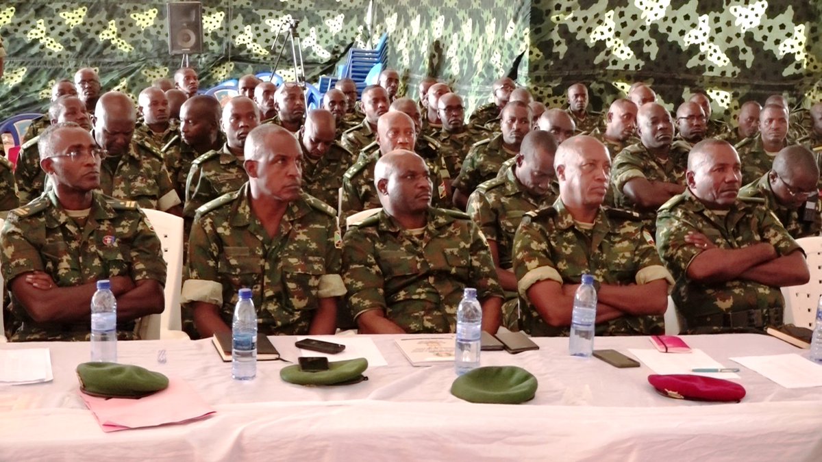 fdnbbi's tweet photo. #Burundi Le Chef de la FDNB, le Général Prime Niyongabo a procédé à l'ouverture de l'année d'instruction édition 2023-2024 à Muyinga le 13/7/2023. Ds son discours de circonstance, il a dit que l'instruct° reste le grand pilier pr bâtir une FDNB plus compétitive et professionnelle https://t.co/I5GAg13sI5