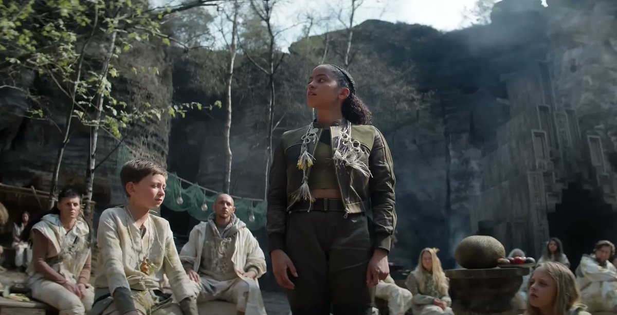 echoartists's tweet image. #FoundationS2 is finally here! ✨ Featuring Costume Design by #echoartists designer #JanePetrie, catch the first episode on Apple TV+ now! 👀