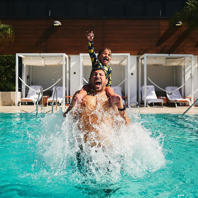 jwmarriotttampa's tweet photo. Make a splash with your next family vacation! 

You deserve a moment of poolside laughter. Click the link in our bio to make it happen!

pc: @alexworkman + @chelseaworkman #WaterStreetTampa #Tampa #TampaVacation #FamilyVacation #SummerVacation https://t.co/FlOdU9uc7f