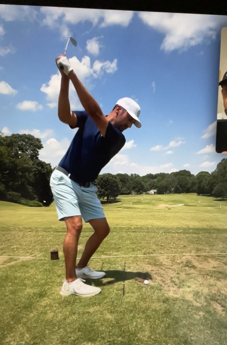 Nickolgolf's tweet photo. Which limited his ability to make a full turn. See left image, now mint on the right. #fullturn #tightdraws #golf #golflesson #golfcoach #robinhood https://t.co/CLd16PyBv1