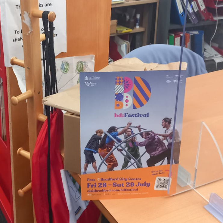 HowDoYorkshire's tweet photo. The #HowDoTeam are 'owt spreading the good word about @bdfestivalie (despite the showers! 🌧️)

This year's programme is packed with arts, music and dance - not one to be missed! 

#Bradford #Festival https://t.co/qCpztX4vwX