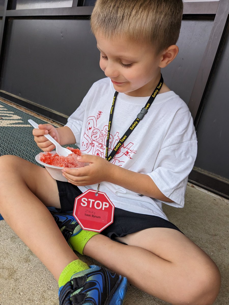 KY_Bynum's tweet photo. 5yo is a Safety Town graduate! Such a great program! This was their 29th year partnering with our local school system, wow!!! 😁⛑️🧯🛑👍👍 https://t.co/q1FNSCgitM
