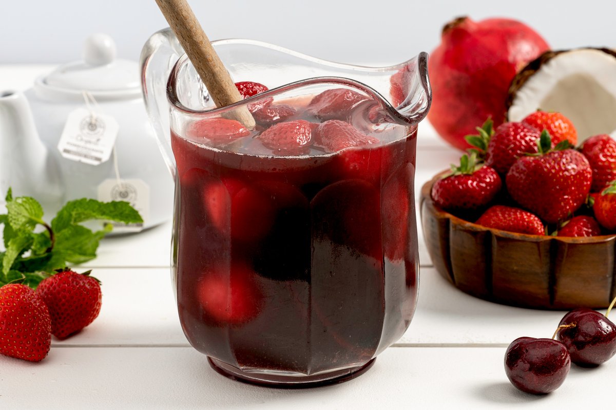 FullCircleMrkt's tweet photo. We're celebrating the weekend with this Strawberry Coconut Iced Tea mocktail. Cheers! 🍹
Recipe here: https://t.co/9ZXC9WIsFr https://t.co/GLC8thDqyj