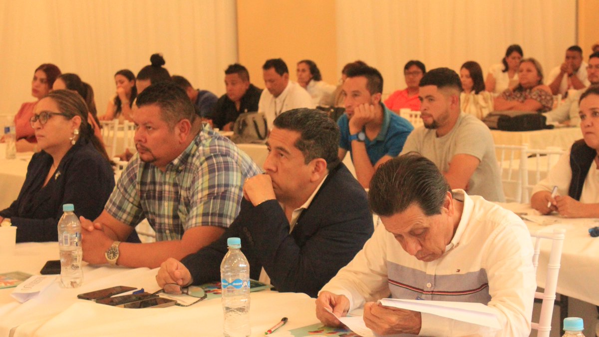 ayudaenaccionsv's tweet photo. Esta iniciativa la realizamos desde Ayuda en Acción El Salvador, Honduras y Guatemala, junto @InsamiSV @Movilidadhuman2 #OCDIH financiado por @BMZ_Bund #dejemosjuella #ONG https://t.co/iVi5mi2xPz