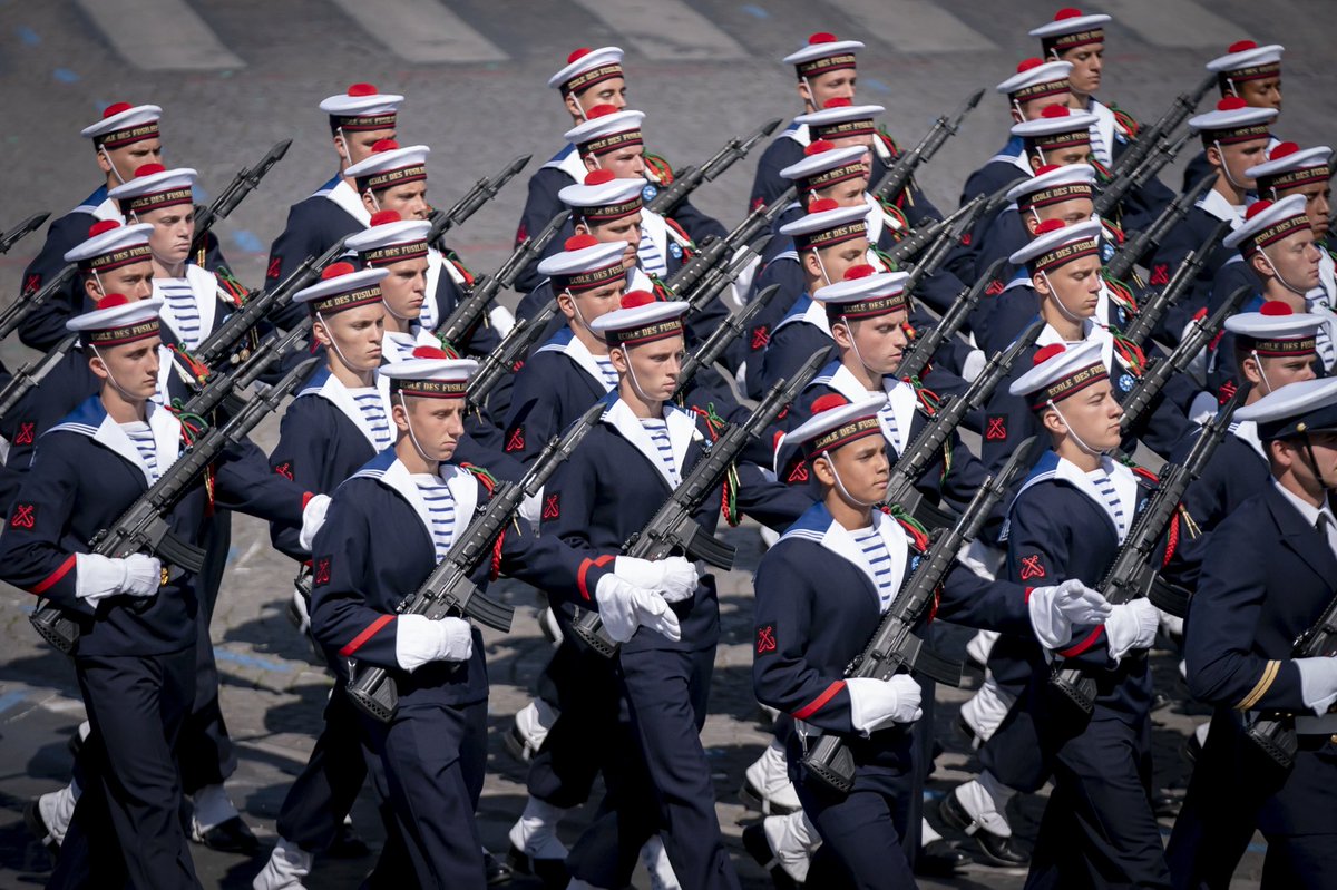 EmmanuelMacron's tweet image. La France du 14 juillet est une France souveraine, qui rayonne en Europe et dans le monde, maître de son destin.