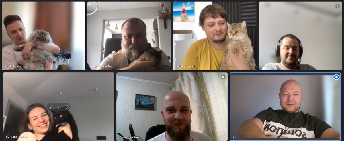 RemedyProduct's tweet image. Happy Friday! Our team is excited to log off for the weekend and spend some more time with these furry friends 🐈🐾

#catsoftwitter #petsatwork