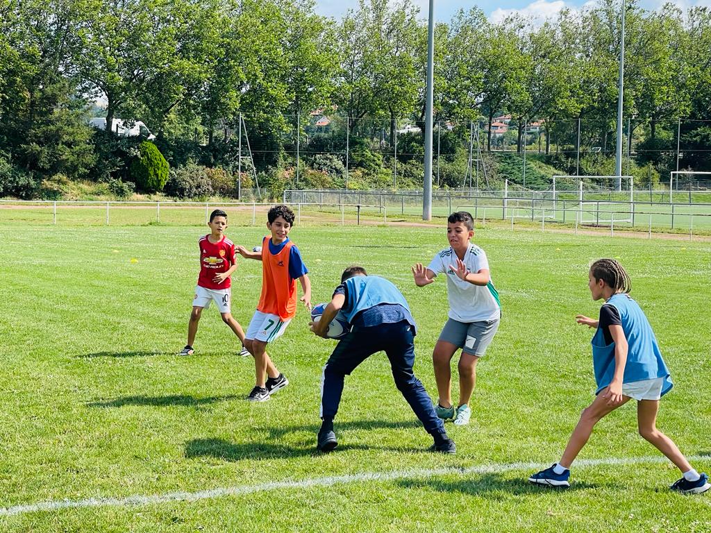 RCSE_officiel's tweet photo. 2ème journée du #Tournoi_National_des_Quartiers, les enfants venus de 5 centres sociaux ont pu  profiter de belles séances d’animation de nos éducateurs sportifs.
👉Prochaine date 24/08/2023.

@France2023 
@Ligue_Auva_de_Rugby 
#CD42 https://t.co/ztStQilONe