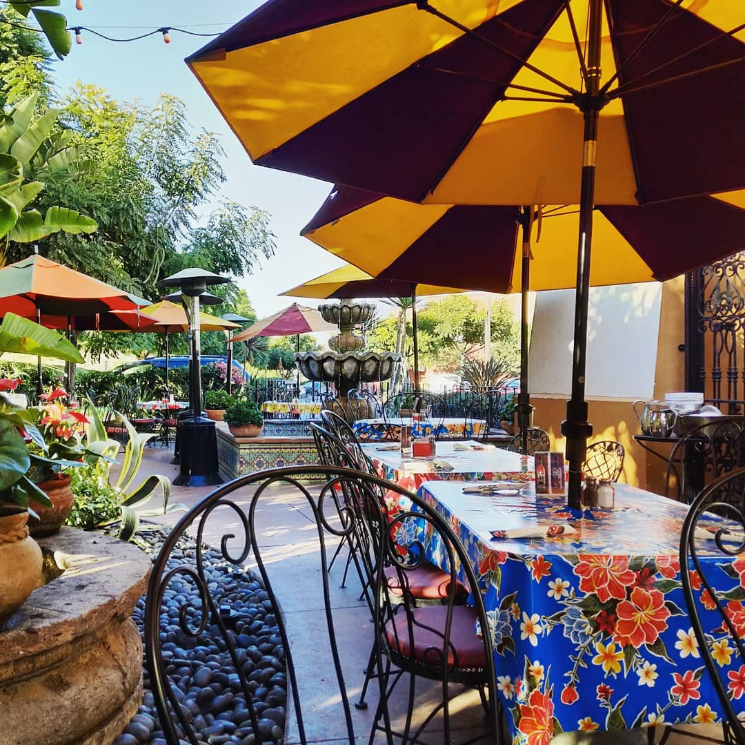 Colorful umbrellas, splashing fountains, sunshine and delicious eats – nothing better than lunch on the patio at Casa de Bandini! ☀️⛱️⛲ 📸: @ amanda.leigh.m on Instagram