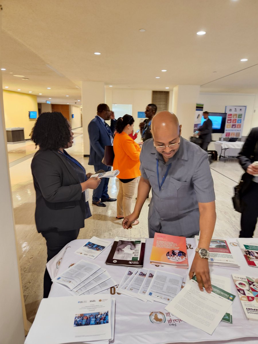 APRMorg's tweet photo. 📢 Join us for VNR Lab 8: Bridging Gaps &amp; Forging Partnerships to Enhance Reporting on SDGs in Africa! 🌍📊 🗓️ Friday, July 14 ⏰ 2:00 PM 📍#UN #OSAA, #APRM, and #ECA are organizing this insightful event. Let's work together for a sustainable future! #VNR #SDGs @AfricanUnionUN https://t.co/MdgzBzSLUv